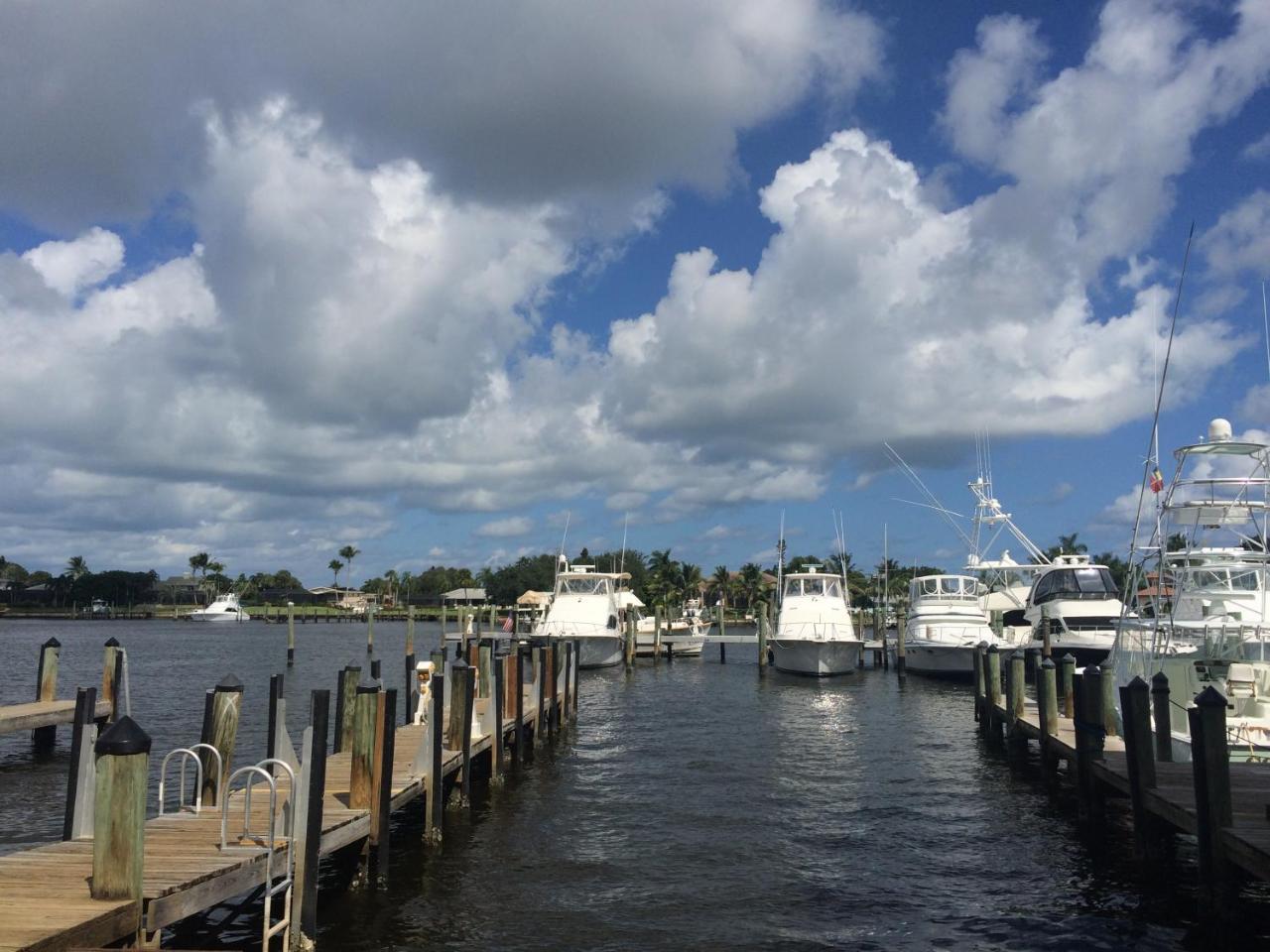 Pirate'S Cove Resort And Marina - Stuart Bagian luar foto